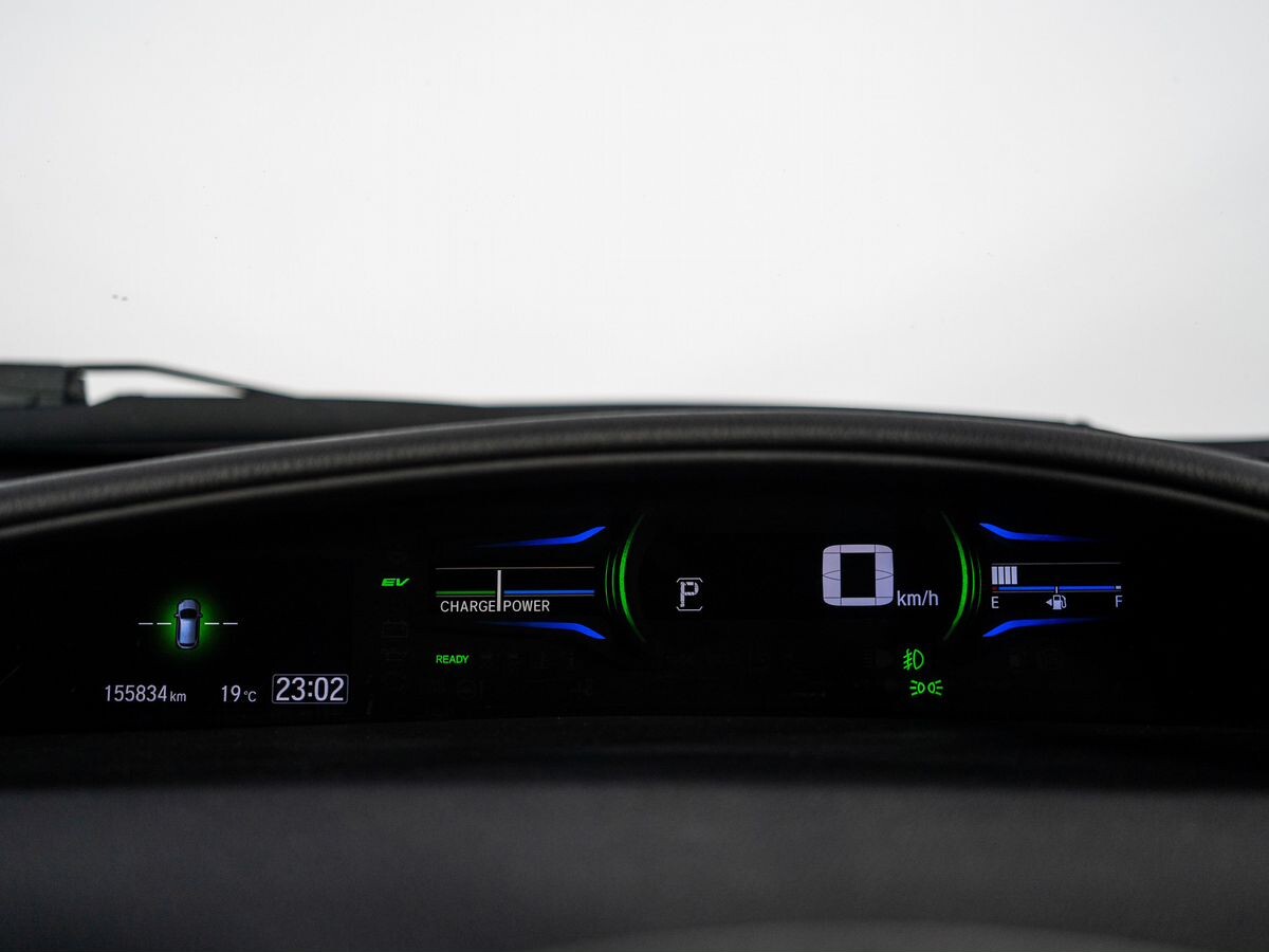 Honda Jade 2015 - фото автомобиля