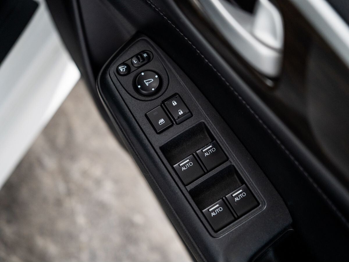 Honda Jade 2015 - фото автомобиля