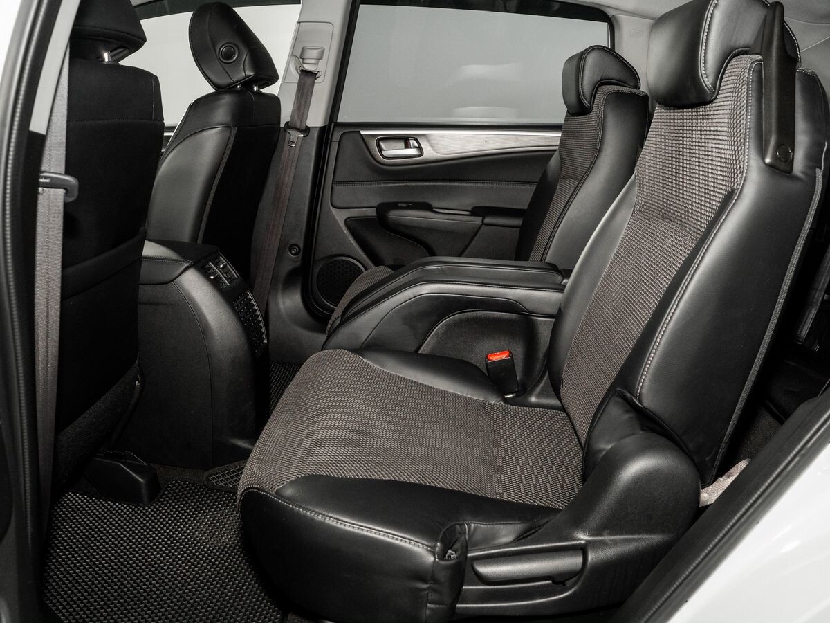 Honda Jade 2015 - фото автомобиля