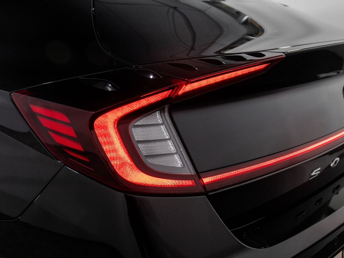 Hyundai Sonata 2021 - фото автомобиля