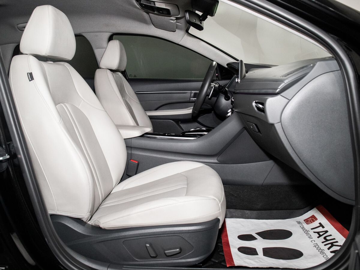 Hyundai Sonata 2021 - фото автомобиля