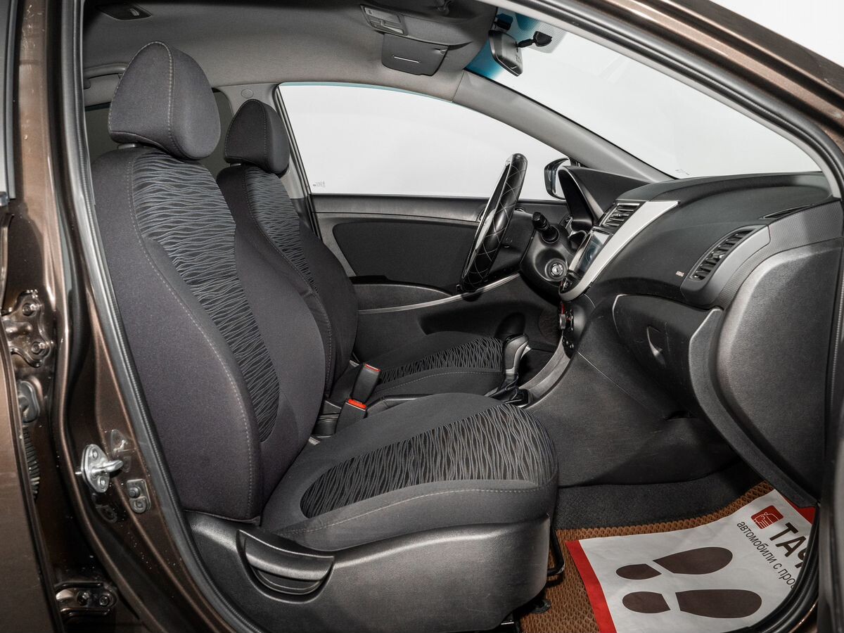 Hyundai Solaris 2015 - фото автомобиля