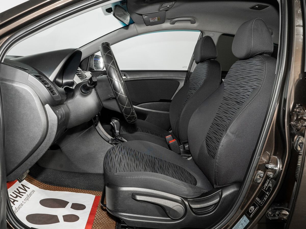 Hyundai Solaris 2015 - фото автомобиля