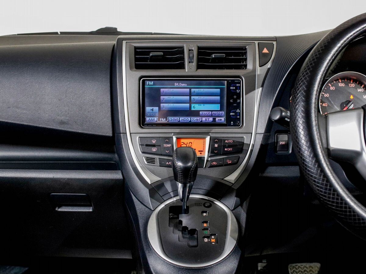 Toyota Ractis 2011 - фото автомобиля