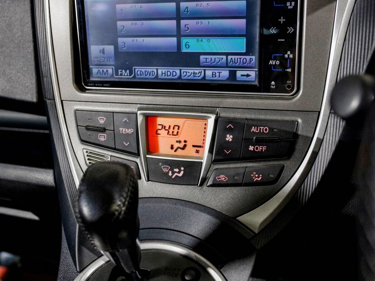 Toyota Ractis 2011 - фото автомобиля