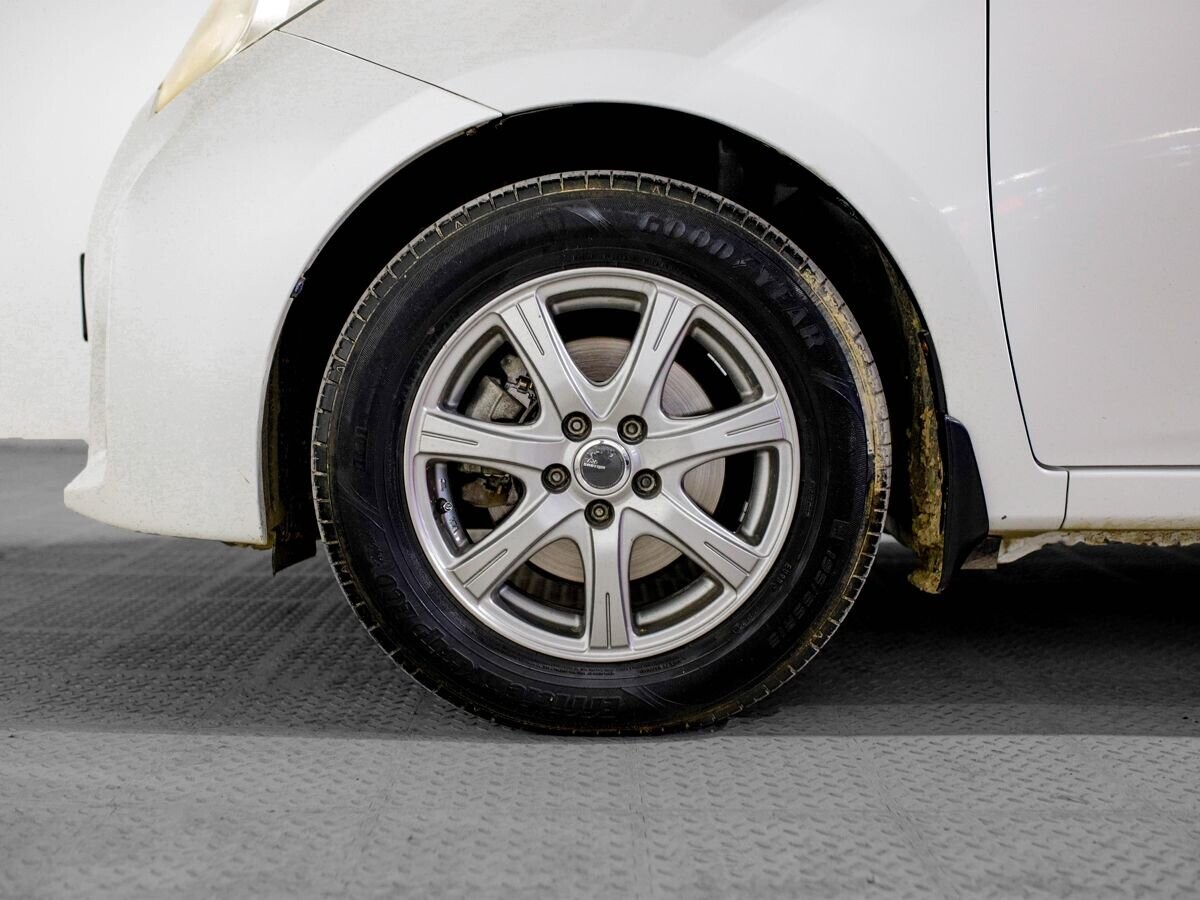 Toyota Ractis 2011 - фото автомобиля