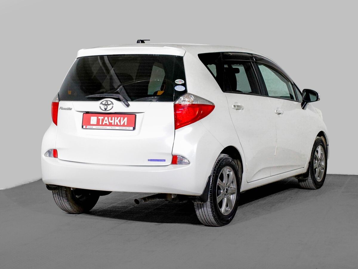 Toyota Ractis 2011 - фото автомобиля