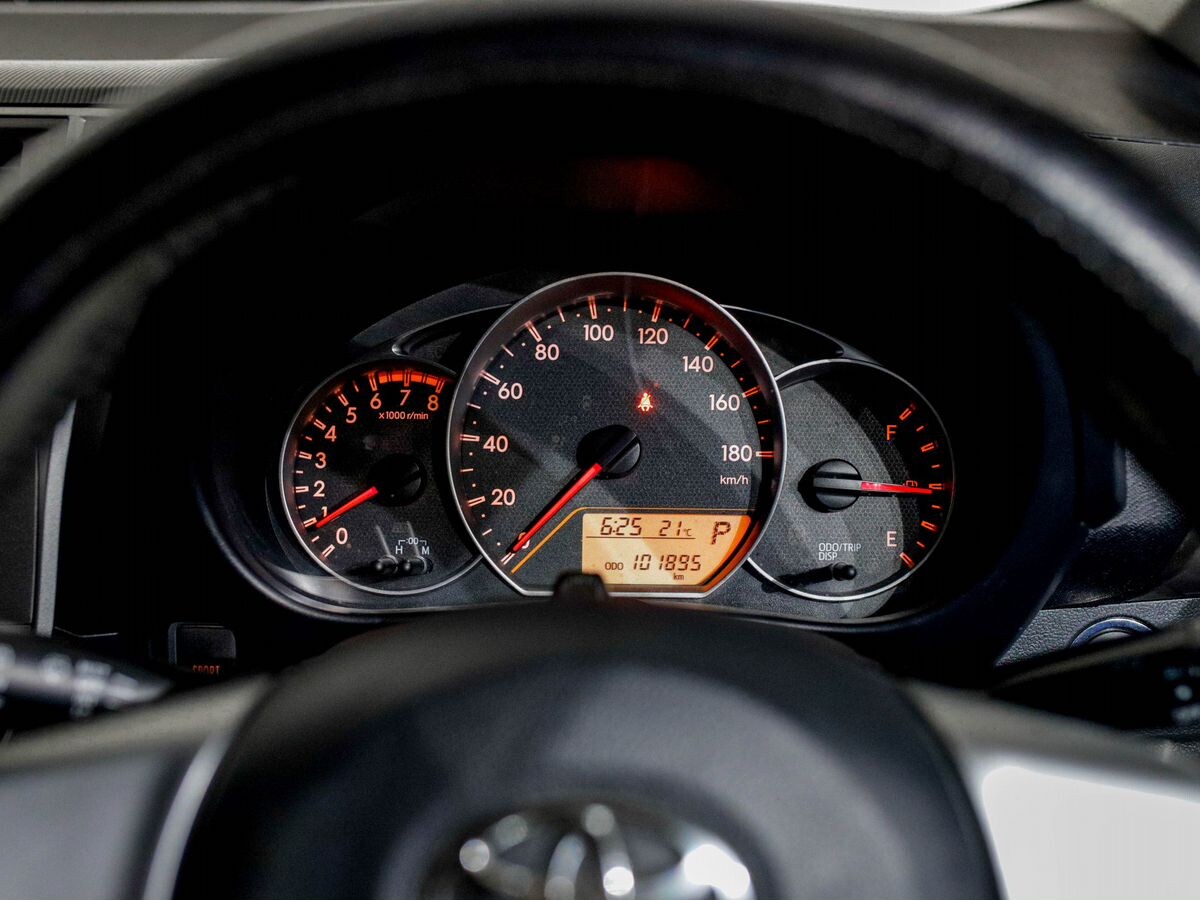 Toyota Ractis 2011 - фото автомобиля