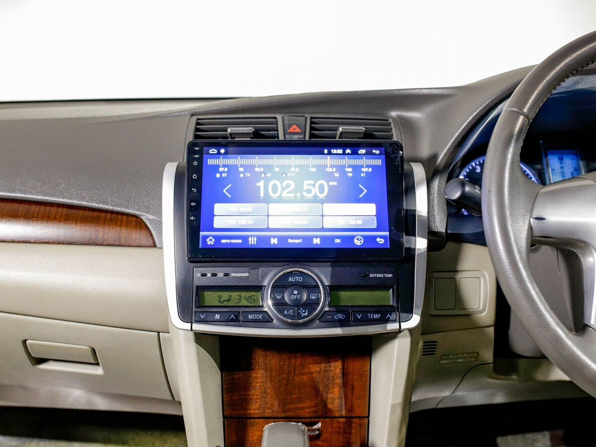 Toyota Premio 2010 - фото автомобиля