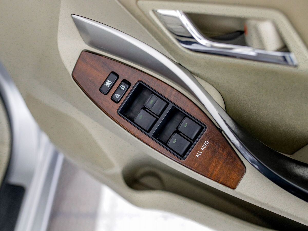 Toyota Premio 2010 - фото автомобиля