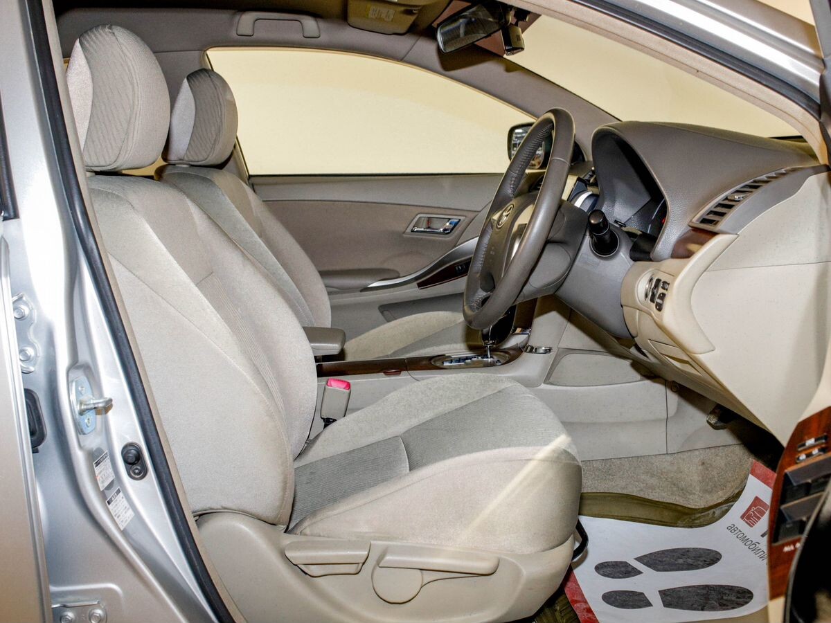 Toyota Premio 2010 - фото автомобиля