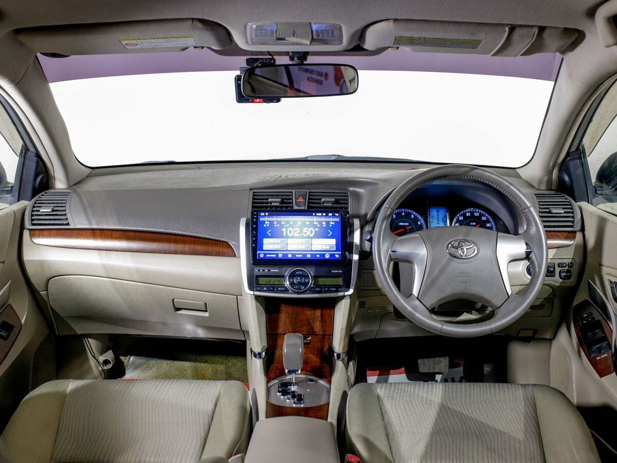Toyota Premio 2010 - фото автомобиля