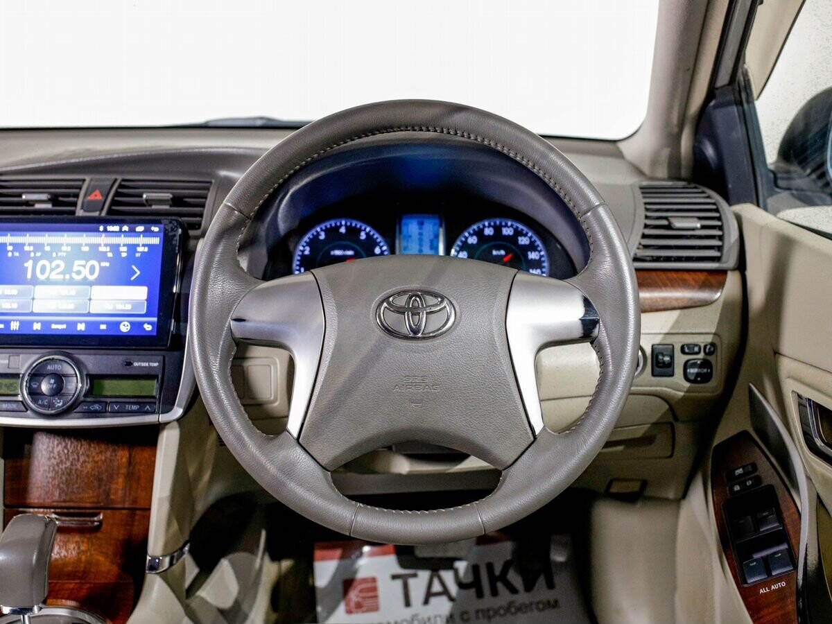 Toyota Premio 2010 - фото автомобиля