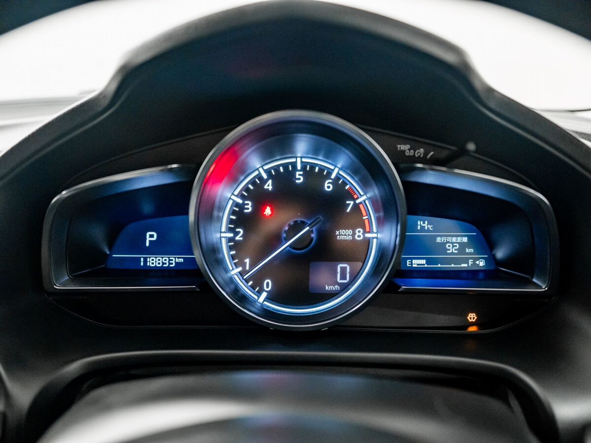 Mazda Axela 2017 - фото автомобиля