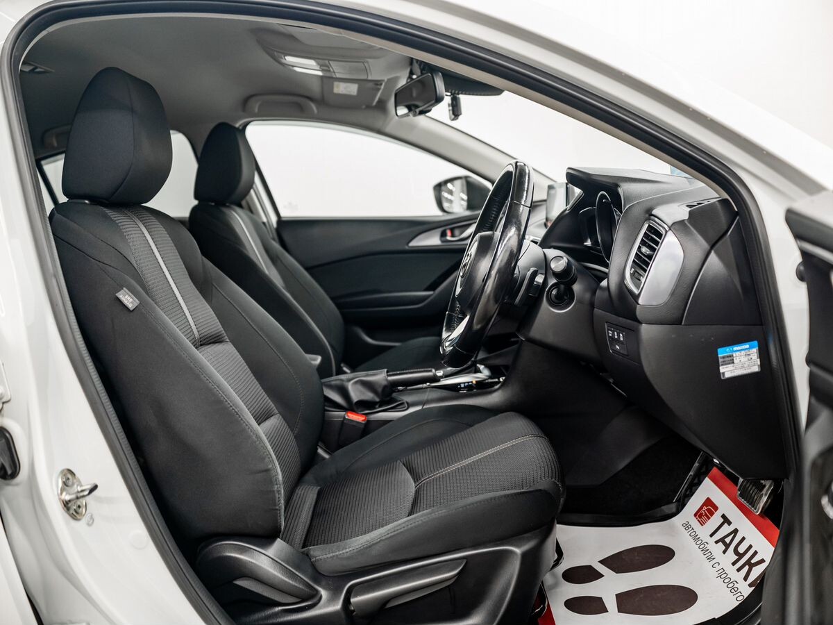 Mazda Axela 2017 - фото автомобиля