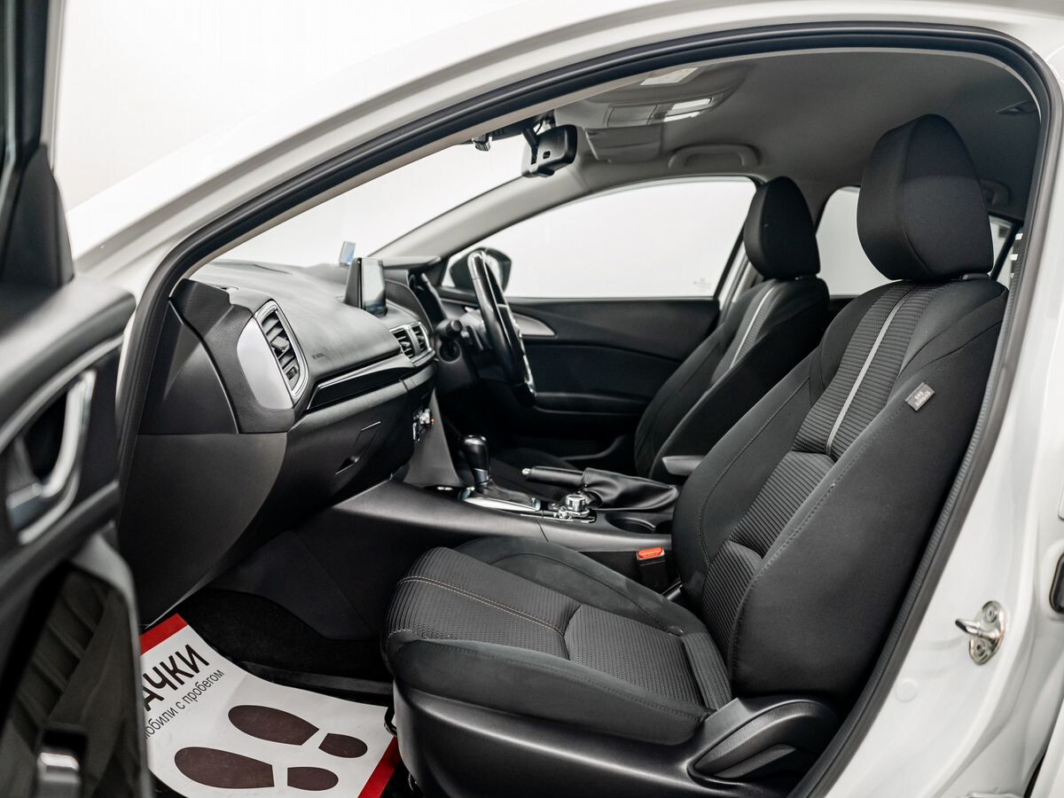 Mazda Axela 2017 - фото автомобиля