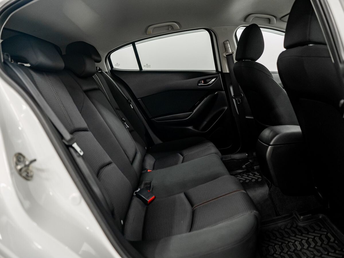 Mazda Axela 2017 - фото автомобиля