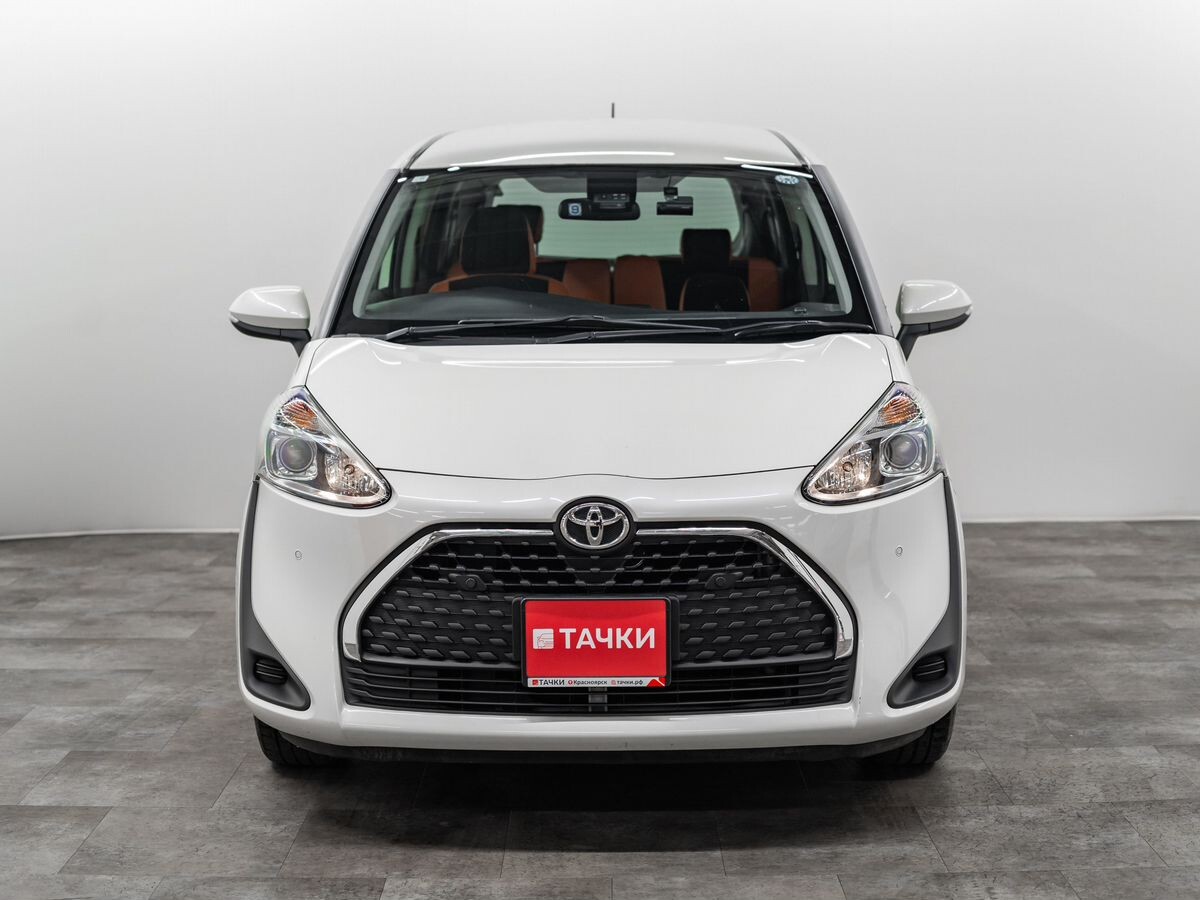Toyota Sienta 2021 - фото автомобиля