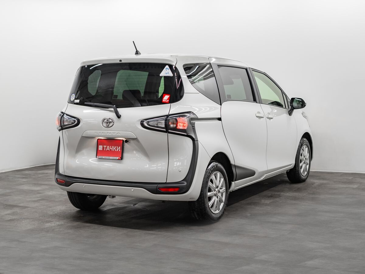 Toyota Sienta 2021 - фото автомобиля