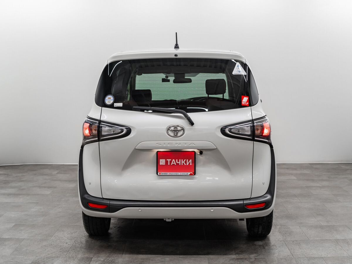 Toyota Sienta 2021 - фото автомобиля