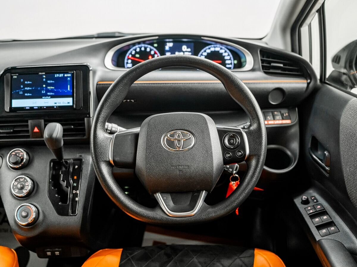 Toyota Sienta 2021 - фото автомобиля