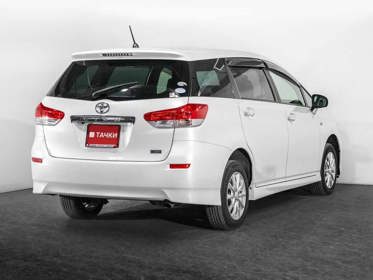 Toyota Wish 2012 - фото автомобиля