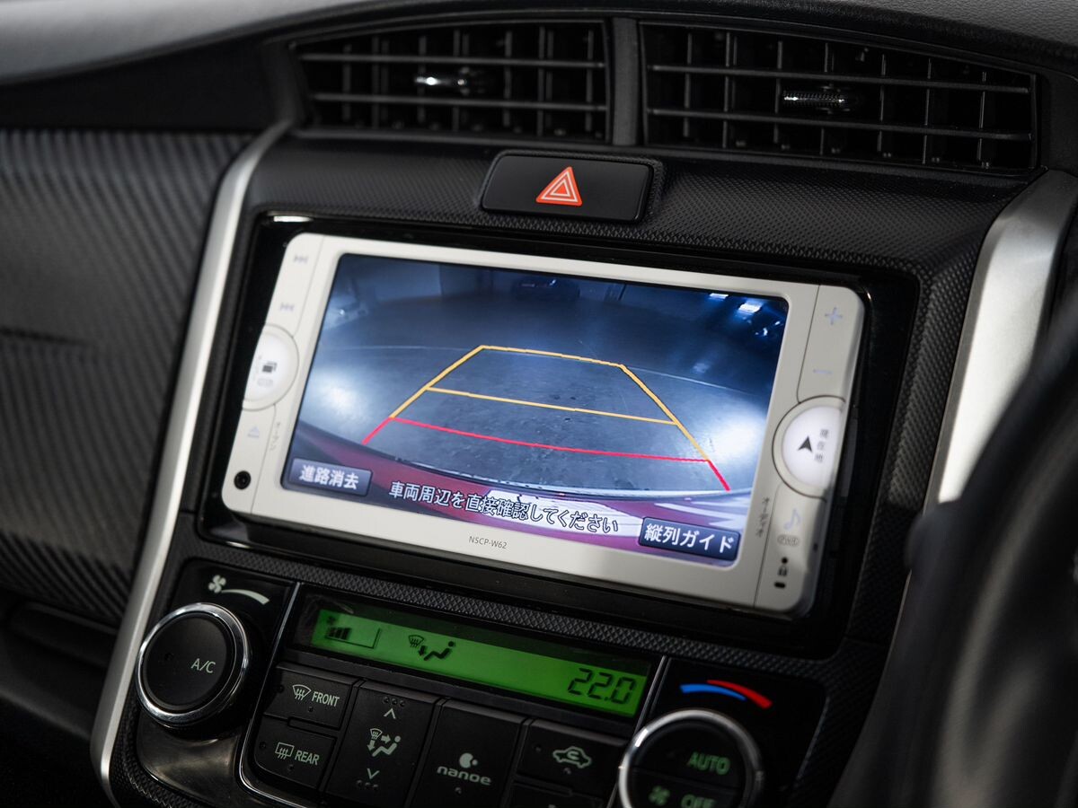 Toyota Corolla Fielder 2013 - фото автомобиля