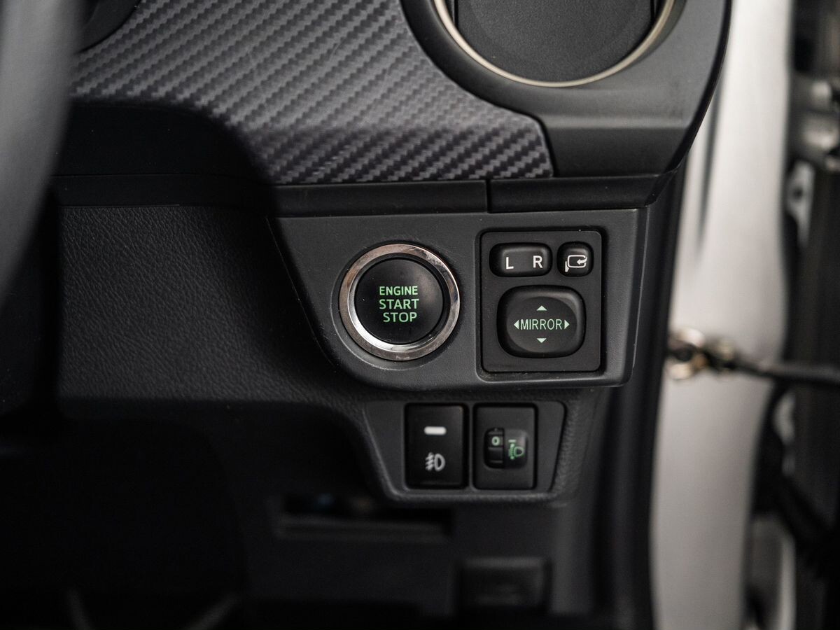 Toyota Corolla Fielder 2013 - фото автомобиля