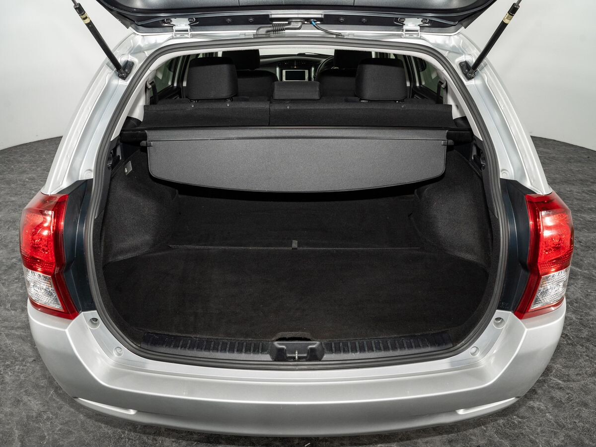 Toyota Corolla Fielder 2013 - фото автомобиля