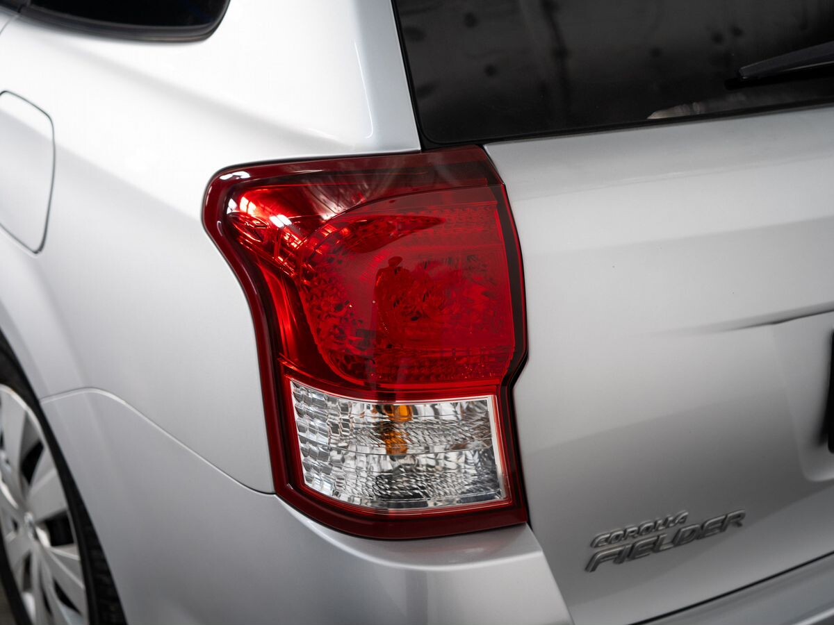 Toyota Corolla Fielder 2013 - фото автомобиля