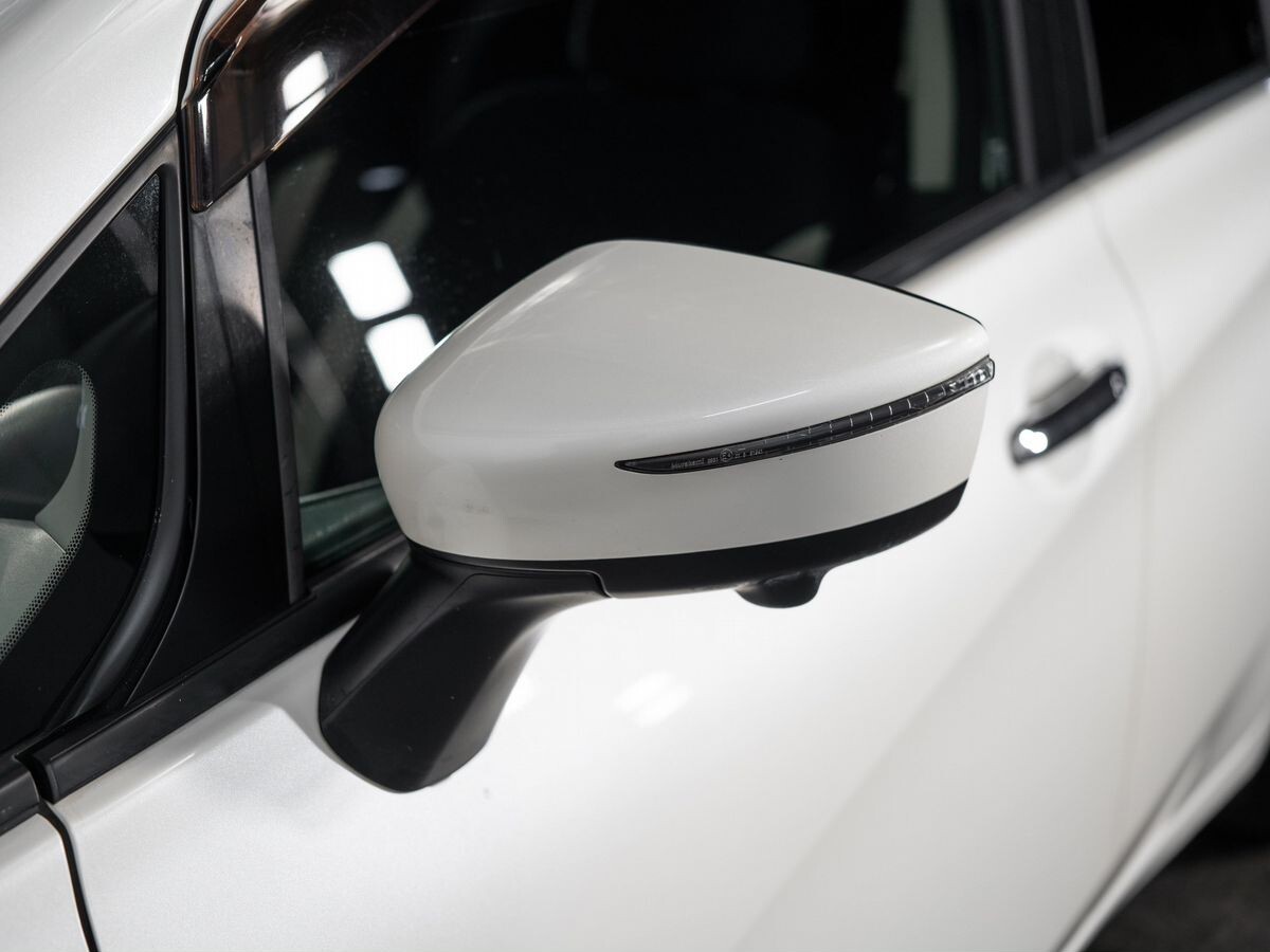 Nissan Note 2019 - фото автомобиля