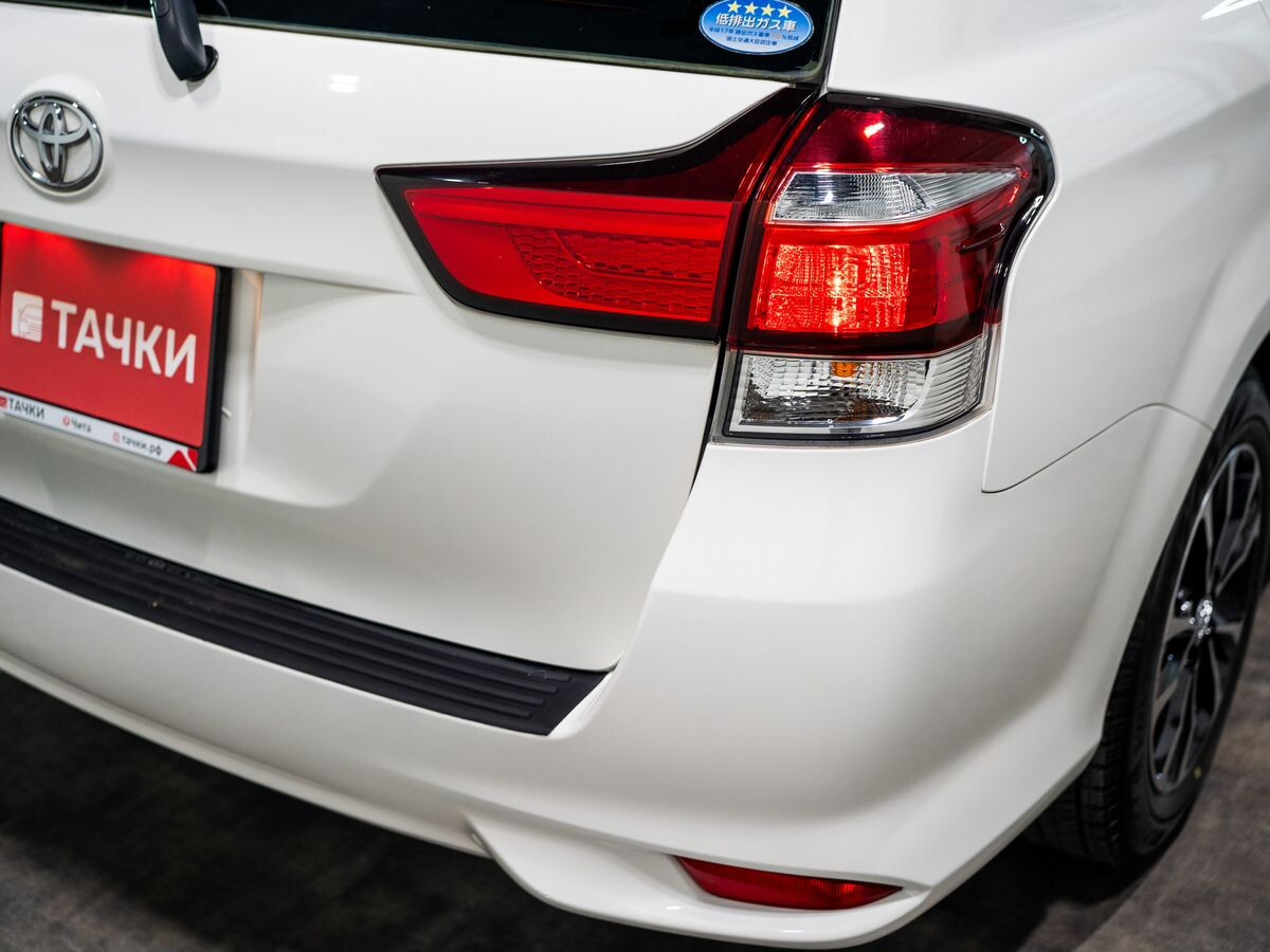 Toyota Corolla Fielder 2016 - фото автомобиля
