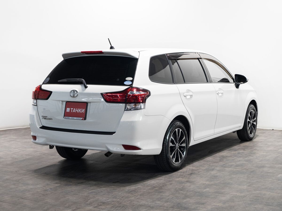 Toyota Corolla Fielder 2016 - фото автомобиля