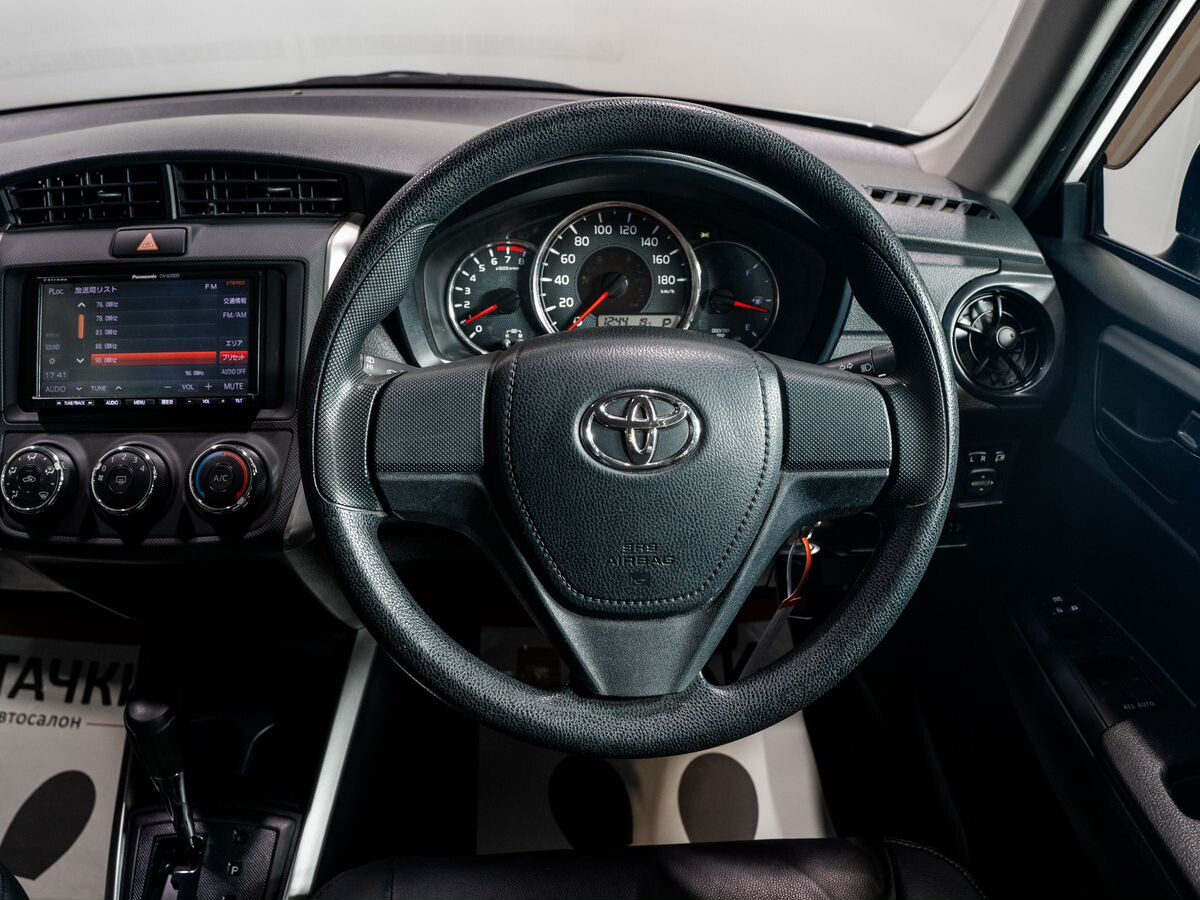 Toyota Corolla Fielder 2016 - фото автомобиля