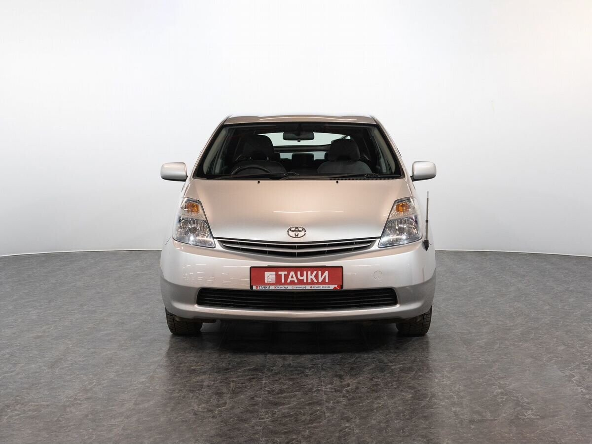 Toyota Prius 2010 - фото автомобиля