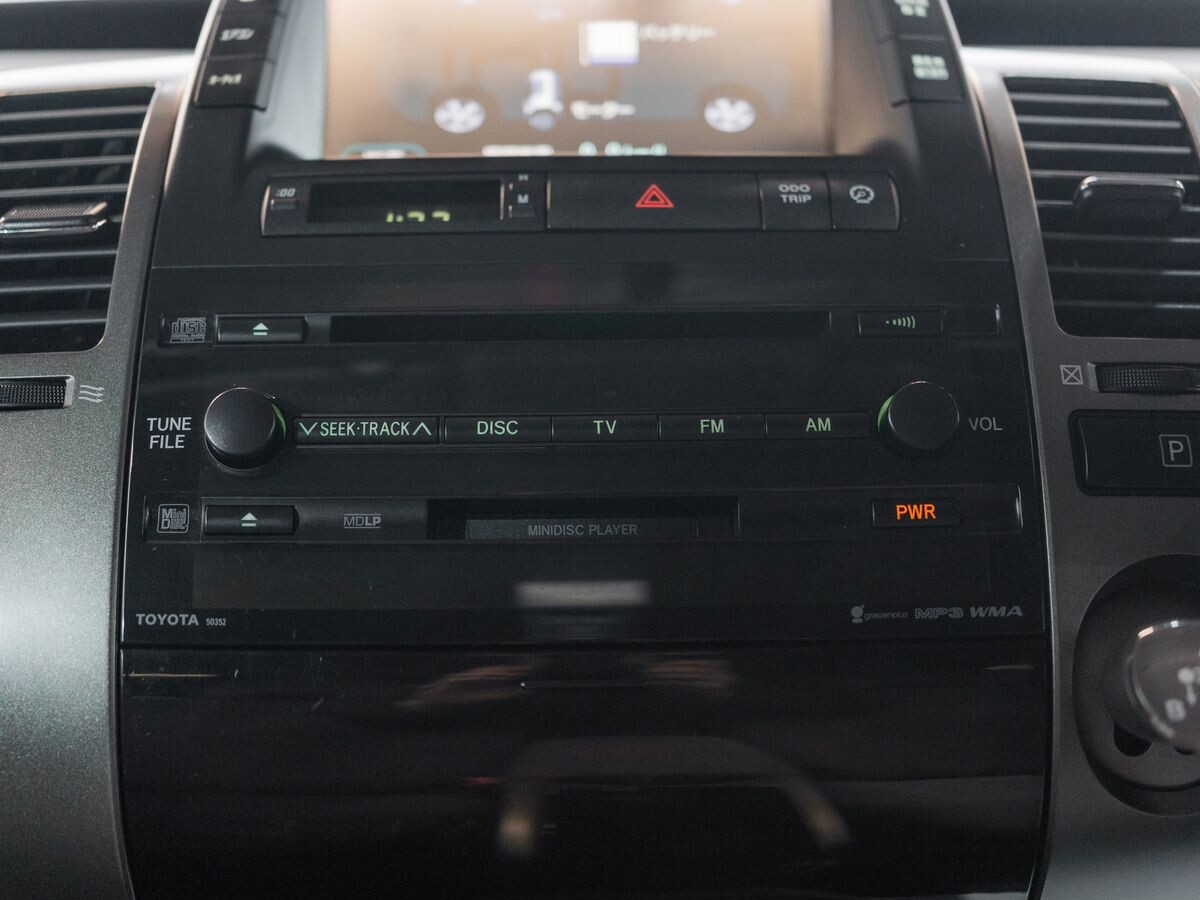 Toyota Prius 2010 - фото автомобиля