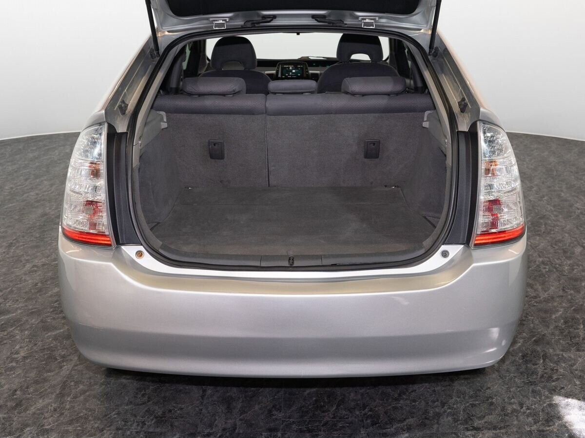 Toyota Prius 2010 - фото автомобиля