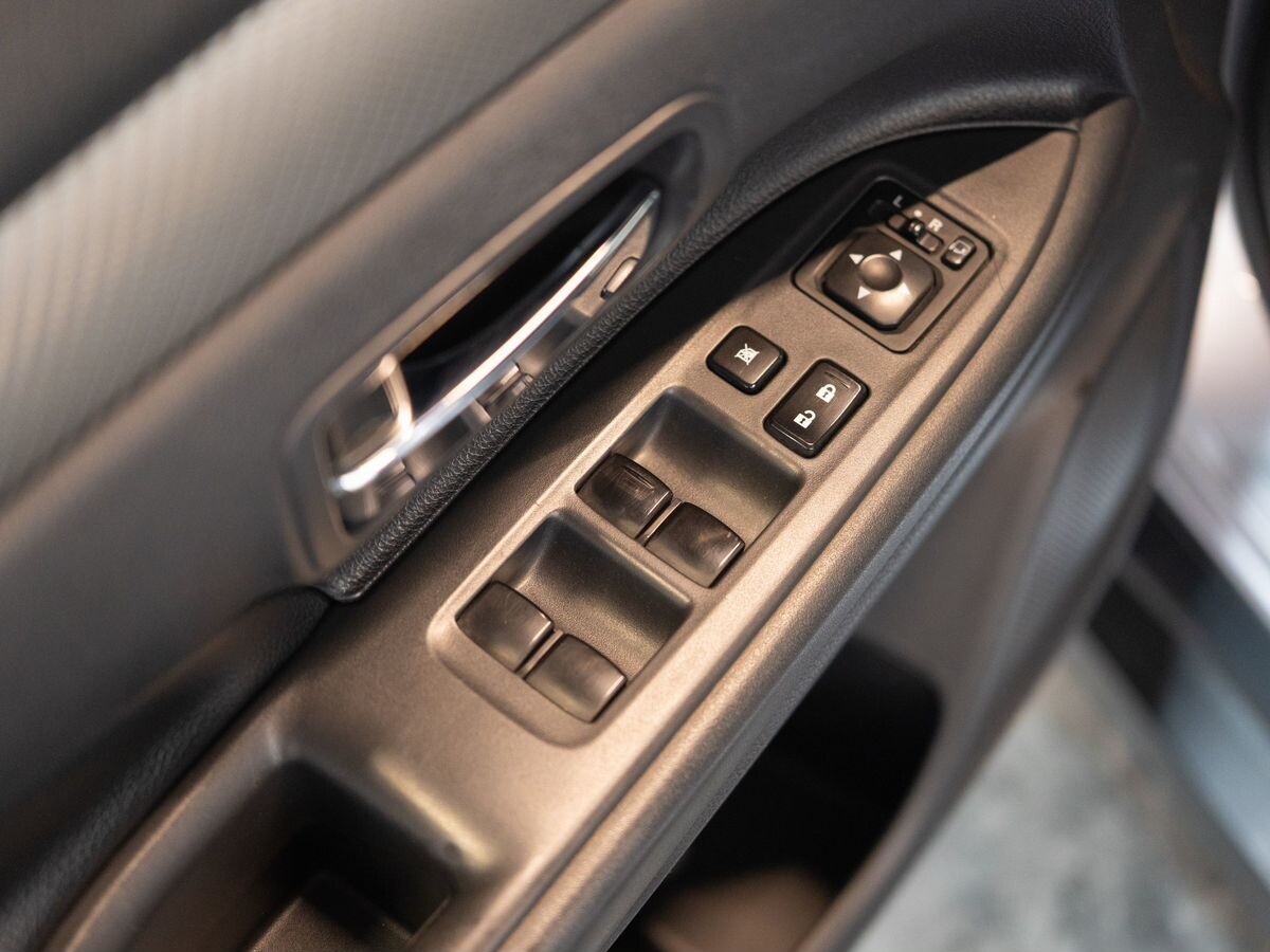 Mitsubishi Outlander 2012 - фото автомобиля