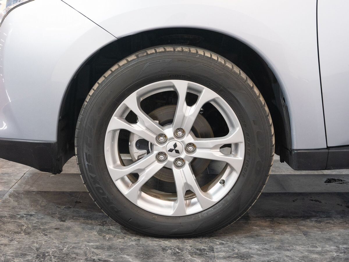 Mitsubishi Outlander 2012 - фото автомобиля