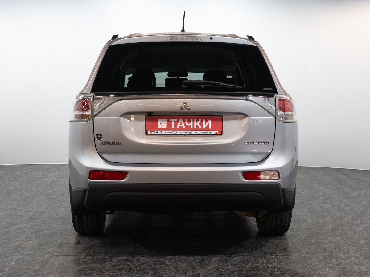 Mitsubishi Outlander 2012 - фото автомобиля