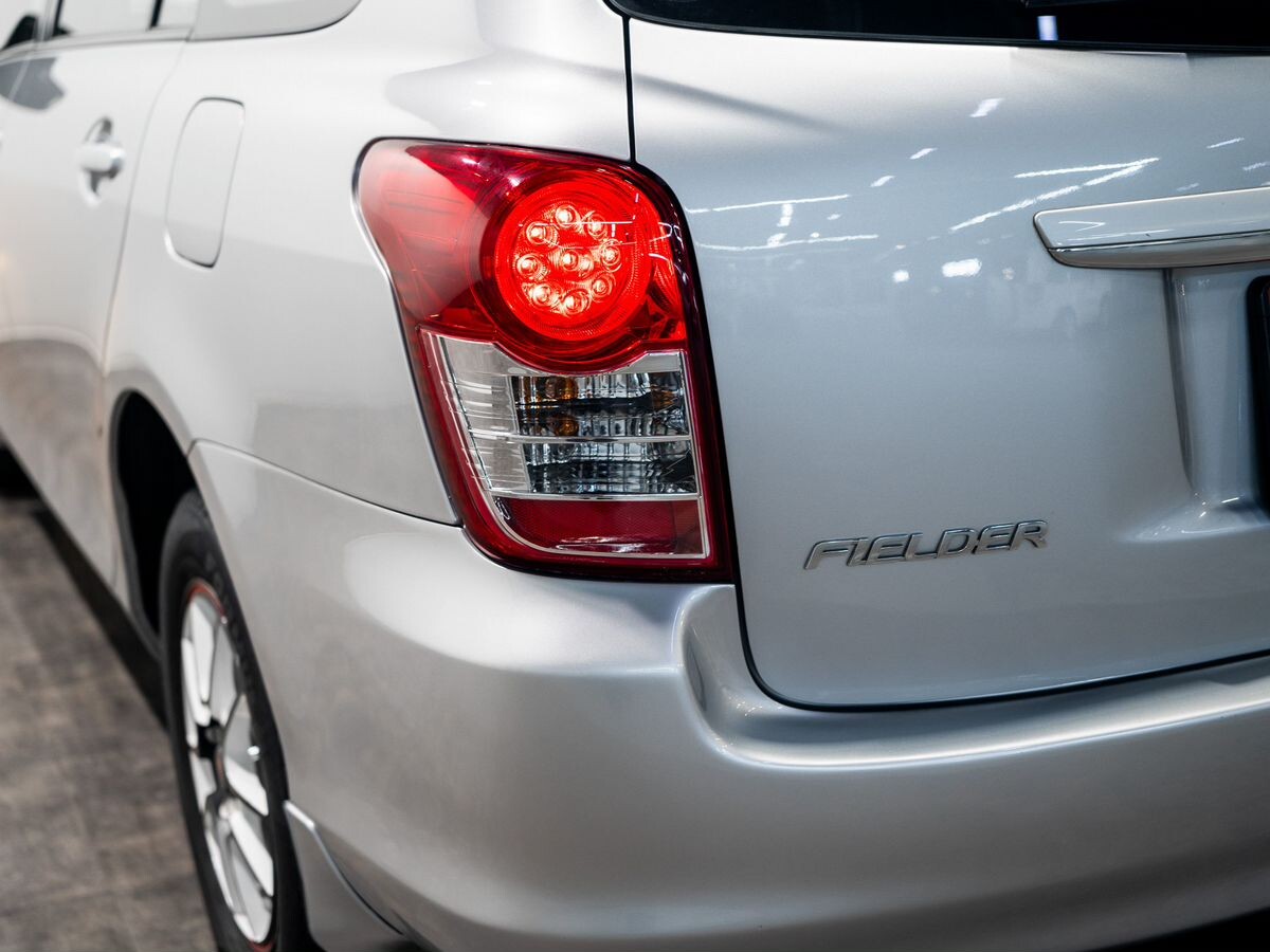 Toyota Corolla Fielder 2010 - фото автомобиля