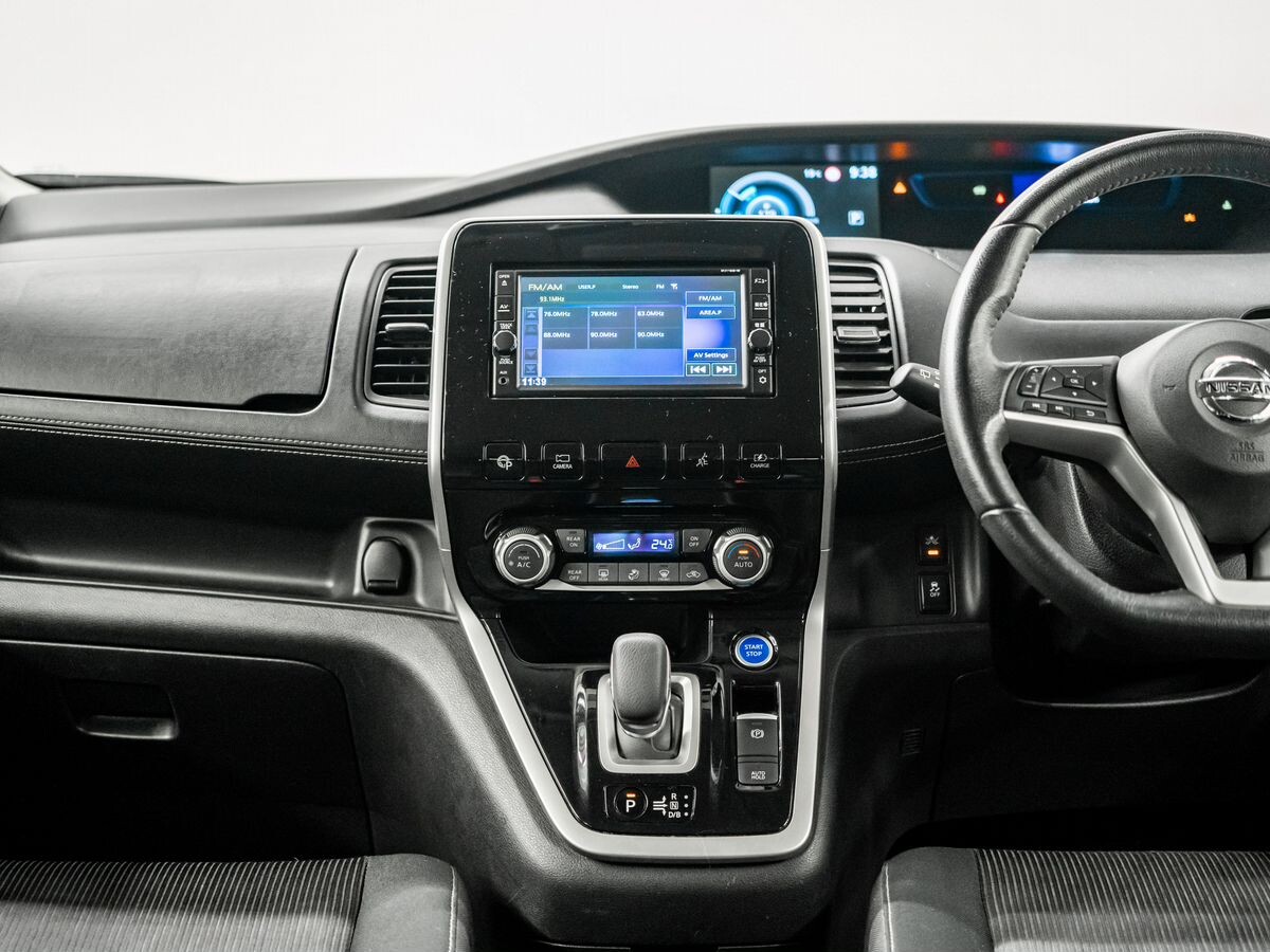 Nissan Serena 2019 - фото автомобиля