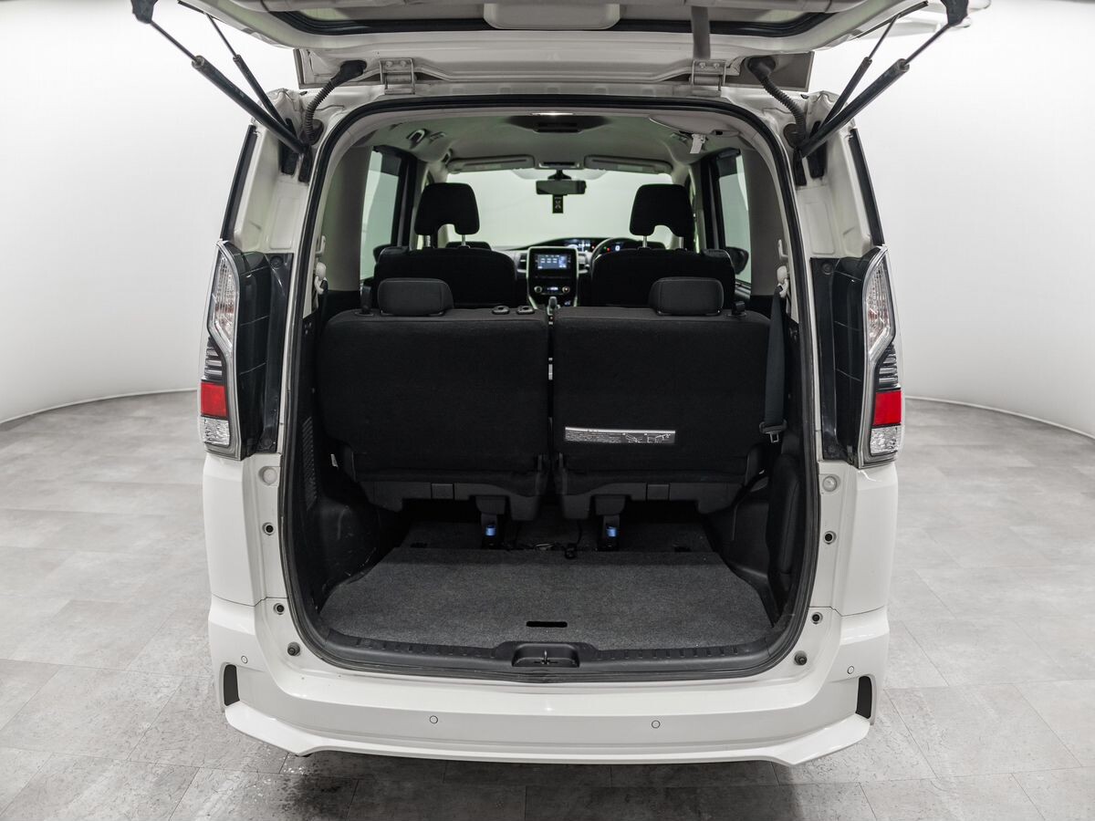 Nissan Serena 2019 - фото автомобиля
