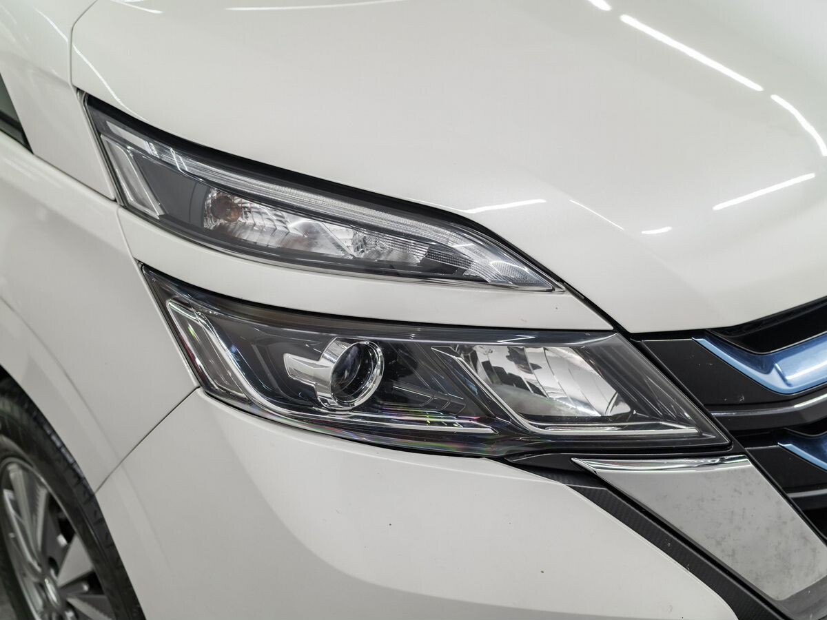 Nissan Serena 2019 - фото автомобиля