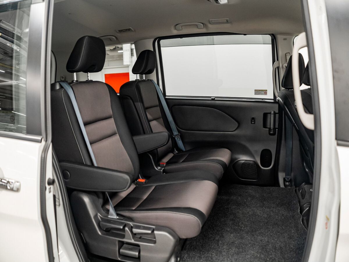 Nissan Serena 2019 - фото автомобиля