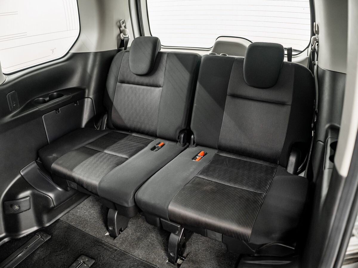Nissan Serena 2019 - фото автомобиля
