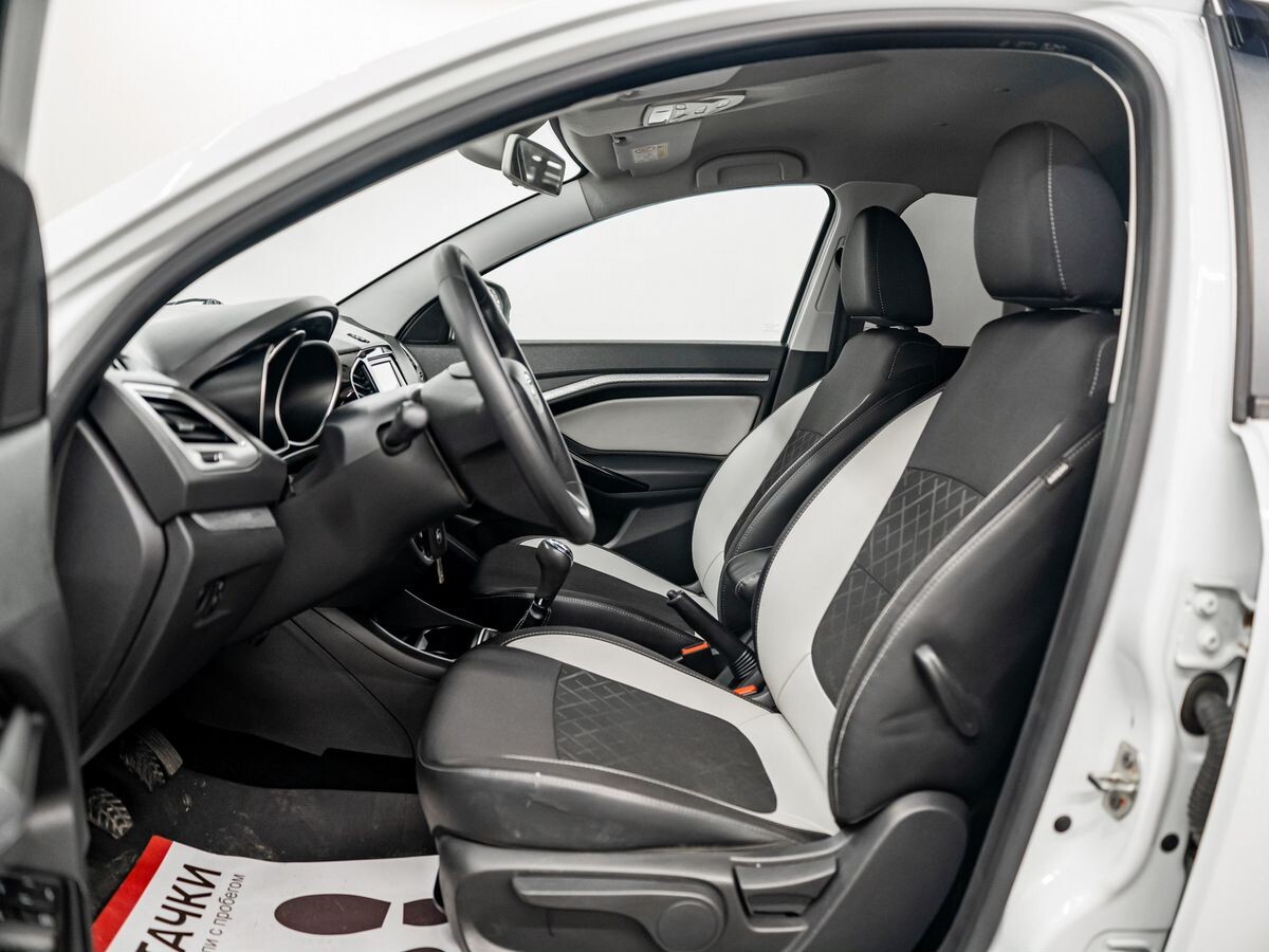 Лада Веста Кросс 2019 - фото автомобиля