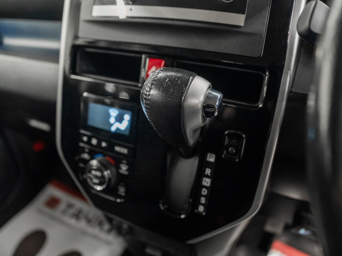Toyota Roomy 2018 - фото автомобиля