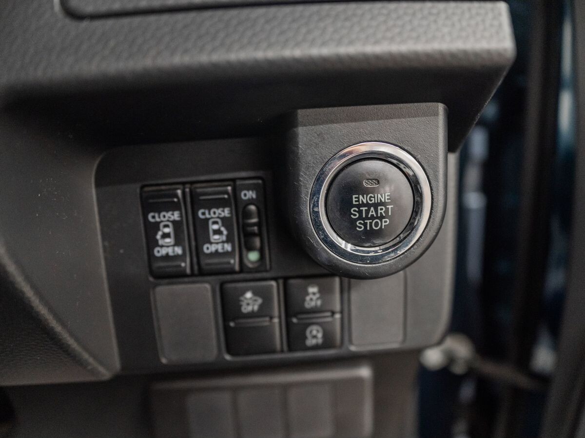 Toyota Roomy 2018 - фото автомобиля