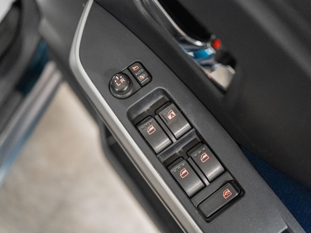 Toyota Roomy 2018 - фото автомобиля
